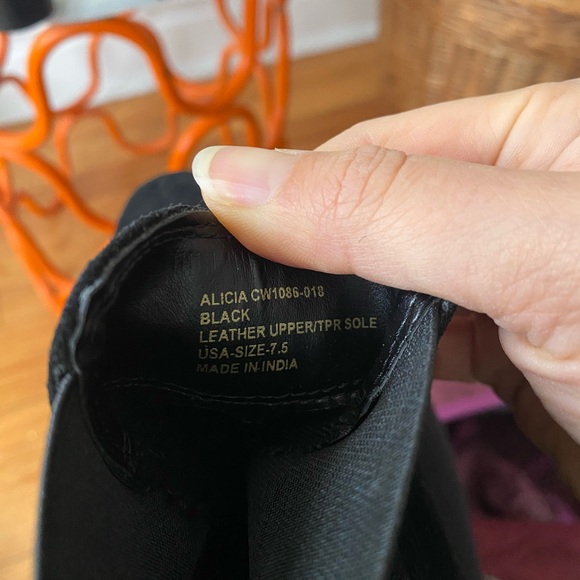 NWT Crevo Black Ankle Heeled Booties Size 7.5 - Picture 7 of 9